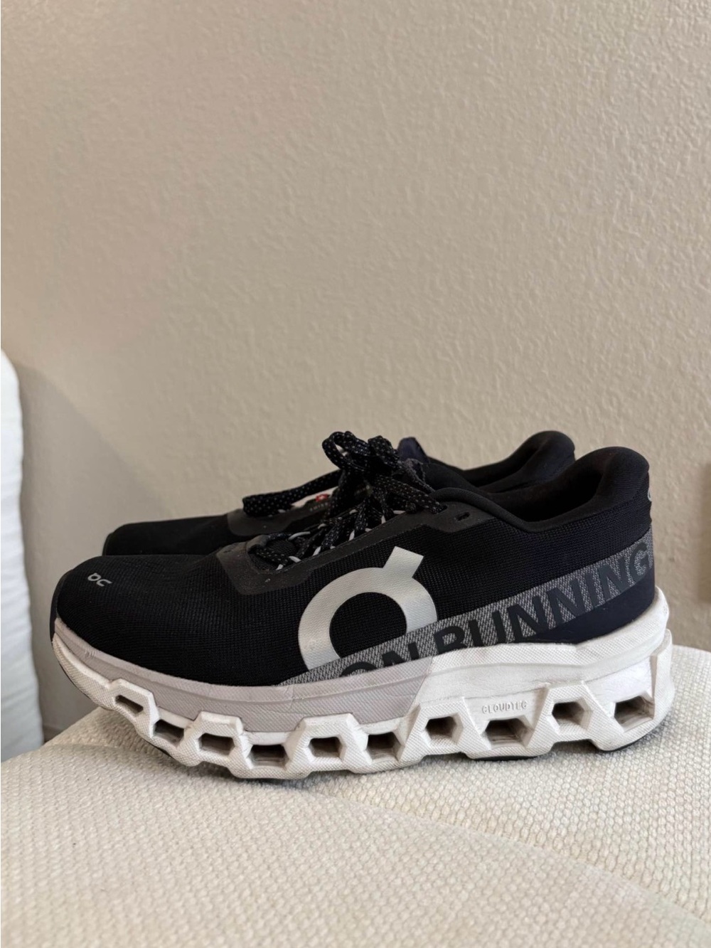 ON Running Cloudswift Women's Black/White Running Shoes